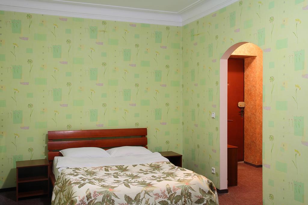 Ukrainian Hotel Service Apartments Kiev Exterior foto