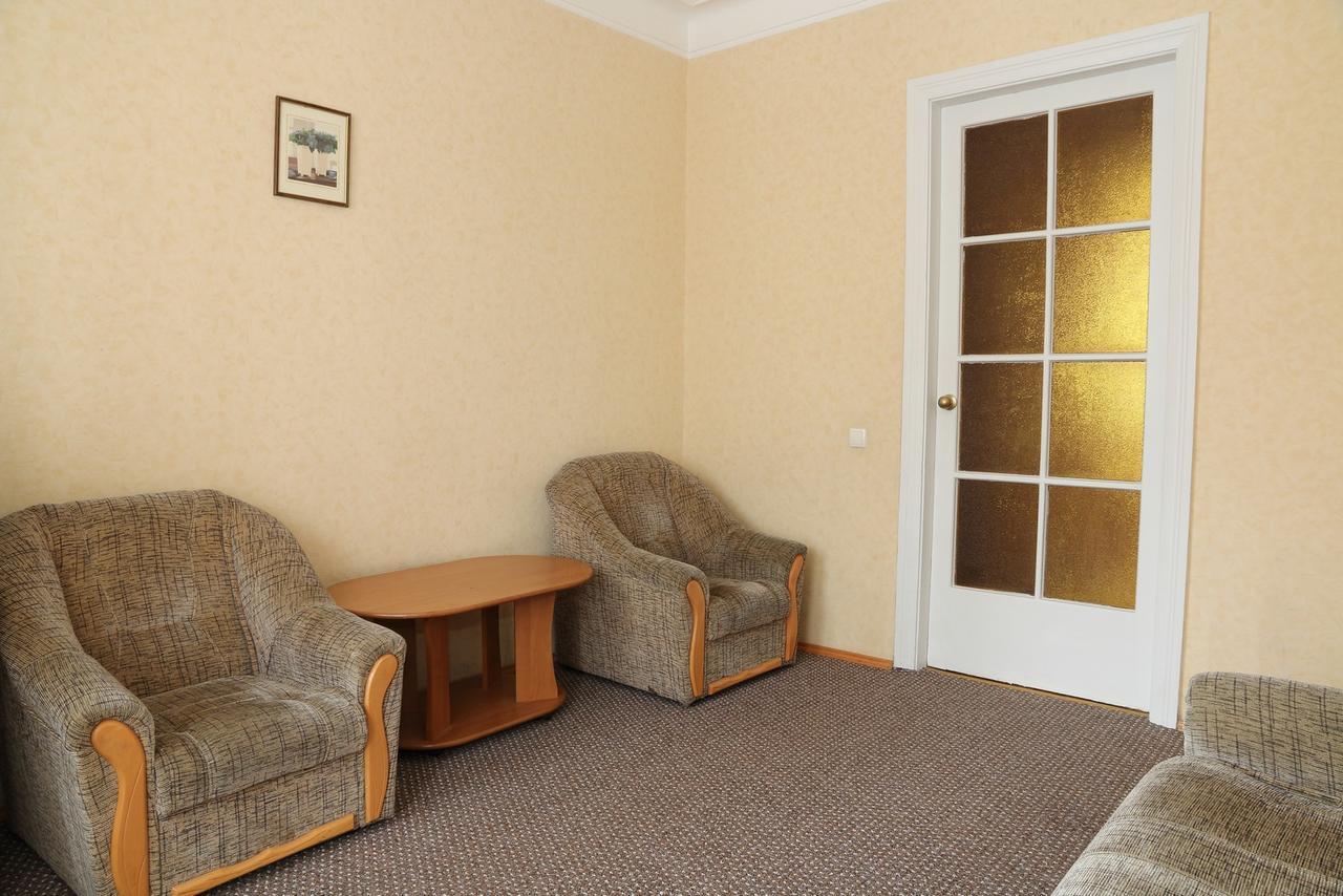Ukrainian Hotel Service Apartments Kiev Exterior foto